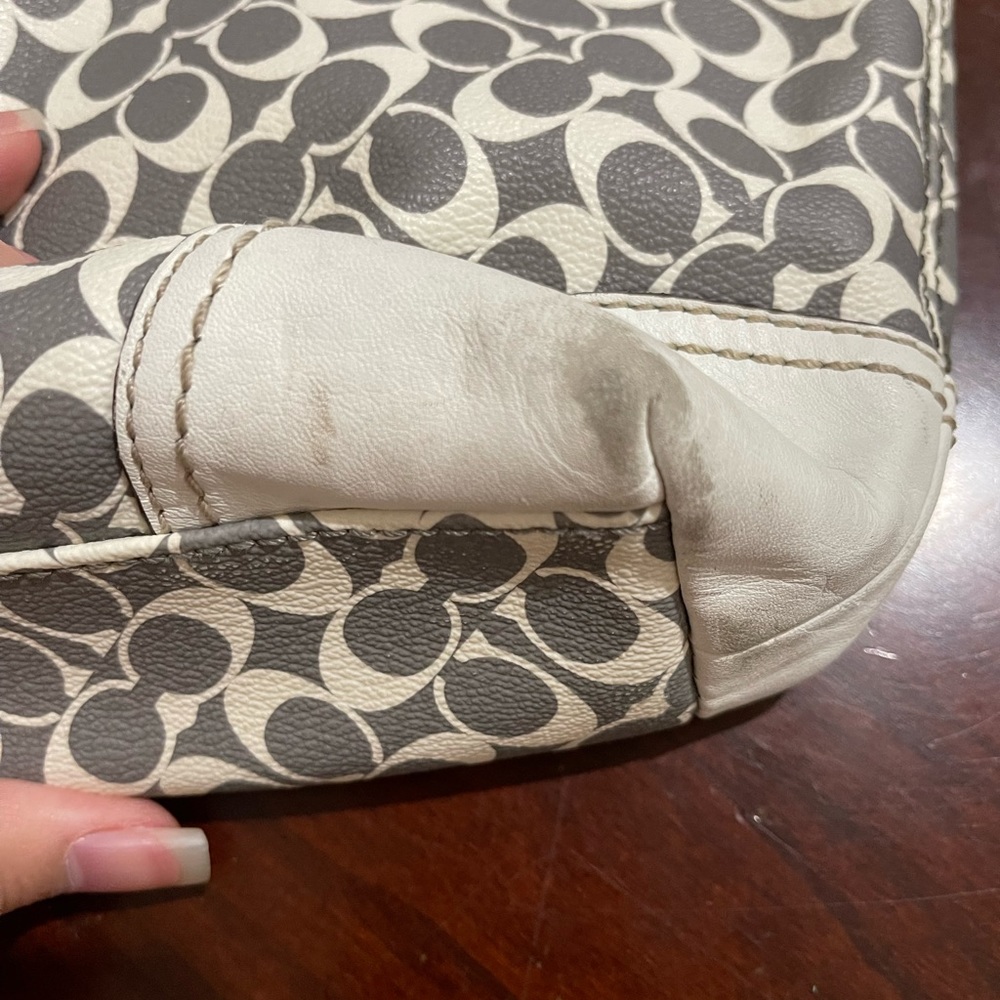 Coach Purse - Picture 7 of 9